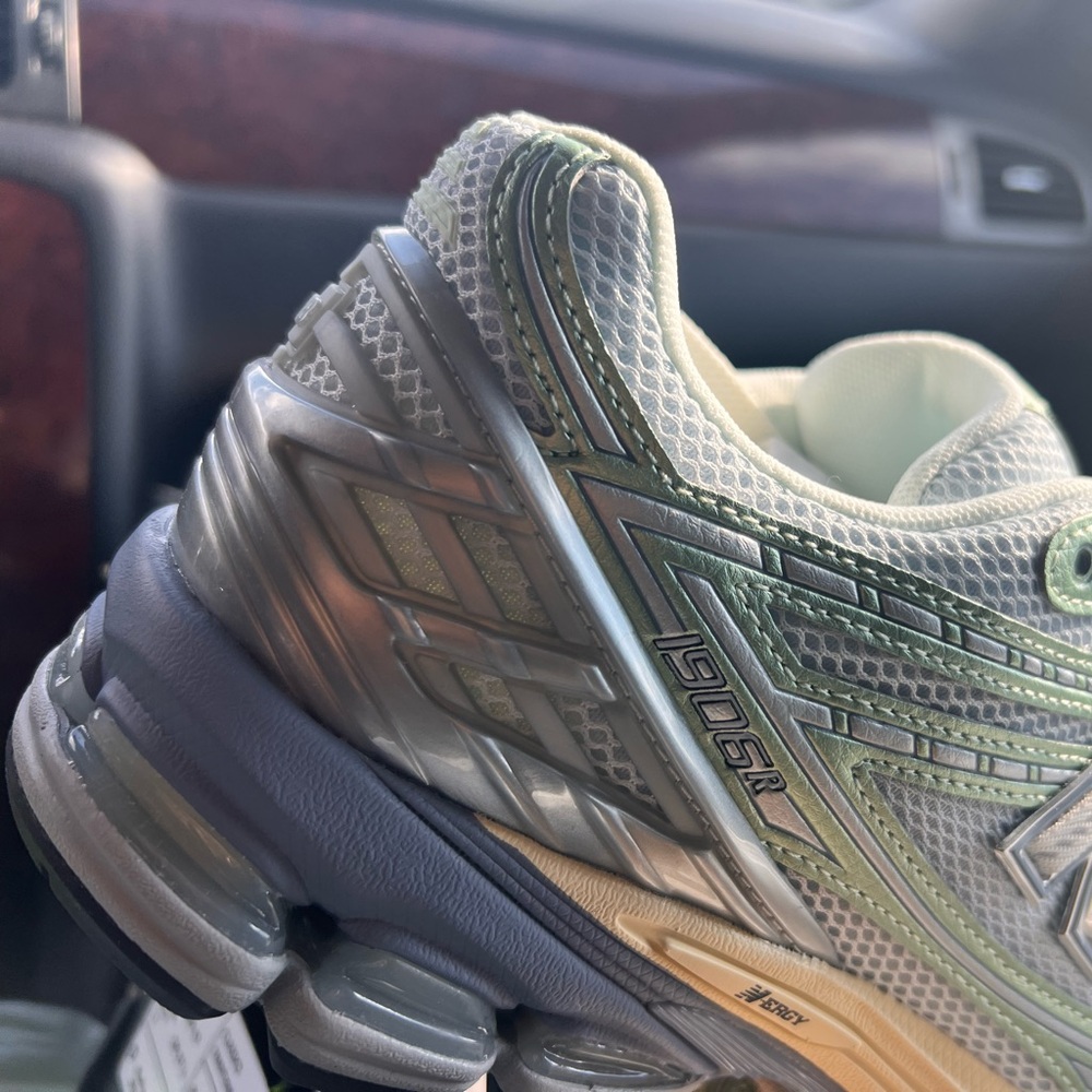 Men's Athletic Shoes - Gray and Cream